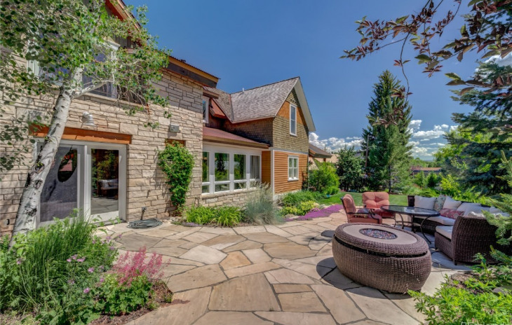 24 Maple Street Photo