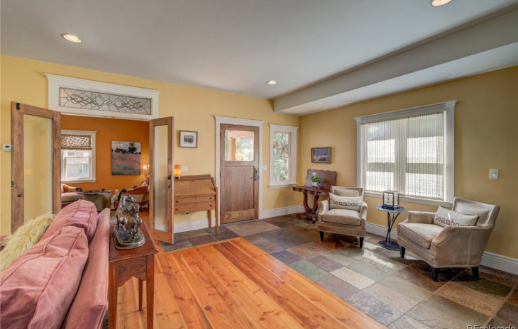 24 Maple Street Photo