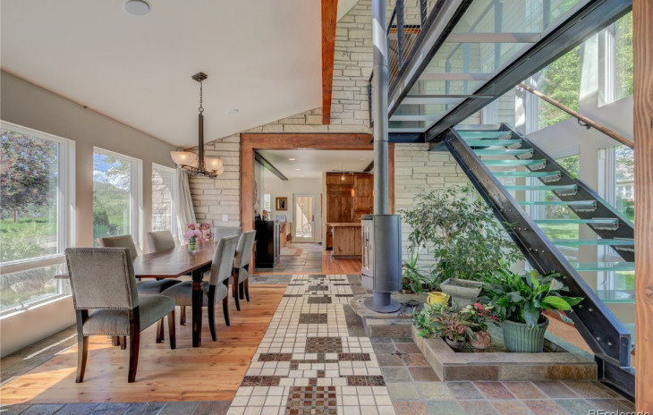 24 Maple Street Photo