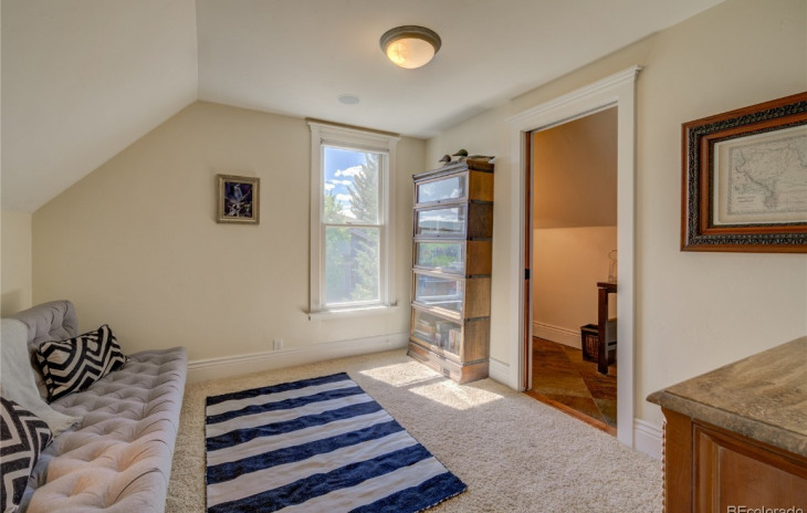 24 Maple Street Photo