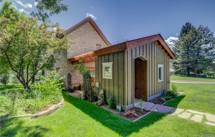 24 Maple Street Photo