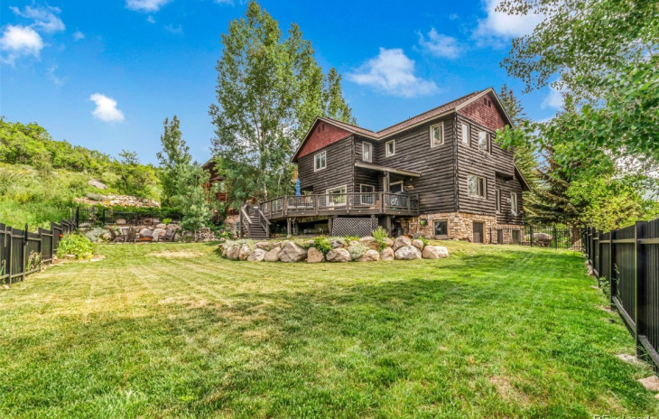 629 Meadowbrook Circle Photo