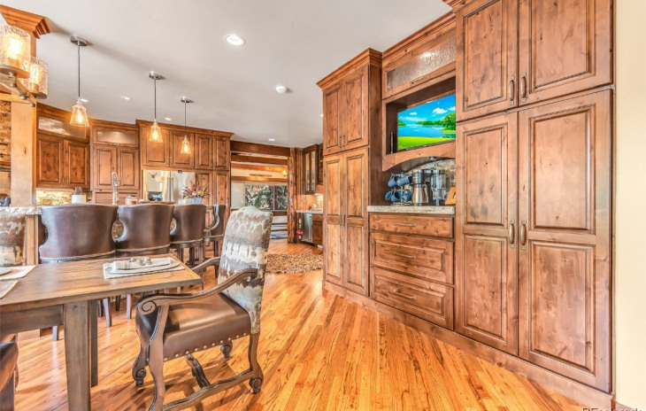 629 Meadowbrook Circle Photo