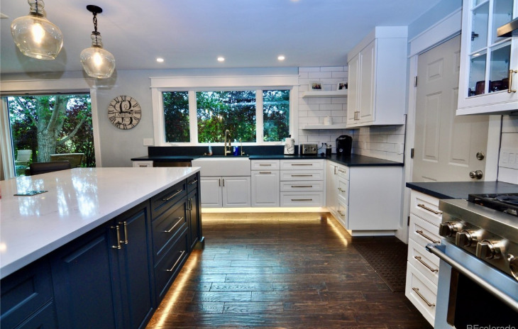 1210 Meadowood Lane Photo