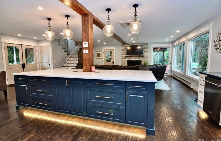 1210 Meadowood Lane Photo