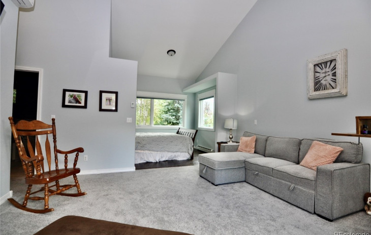 1210 Meadowood Lane Photo