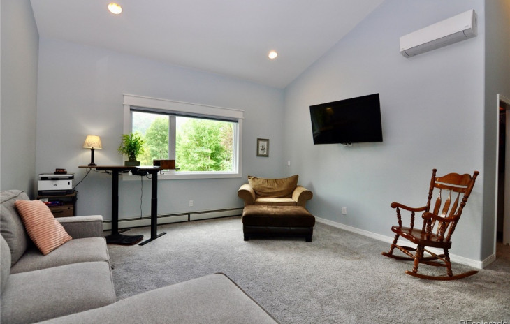 1210 Meadowood Lane Photo