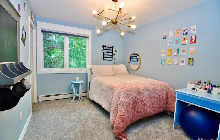 1210 Meadowood Lane Photo