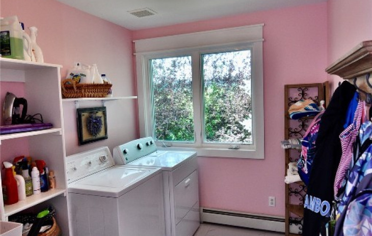 1210 Meadowood Lane Photo