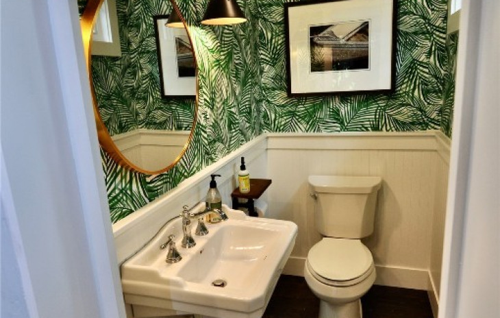 1210 Meadowood Lane Photo