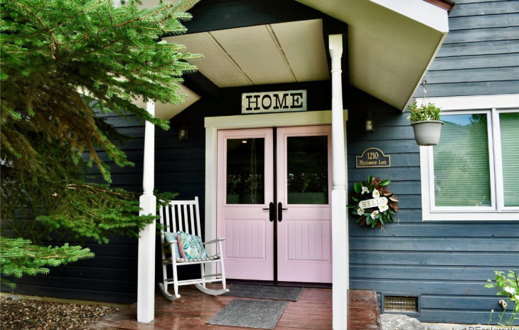 1210 Meadowood Lane Photo