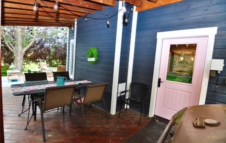 1210 Meadowood Lane Photo