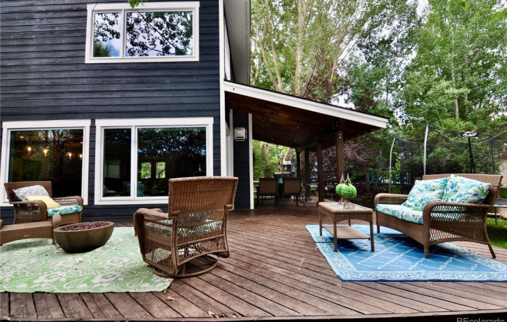 1210 Meadowood Lane Photo