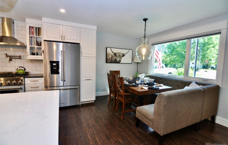 1210 Meadowood Lane Photo