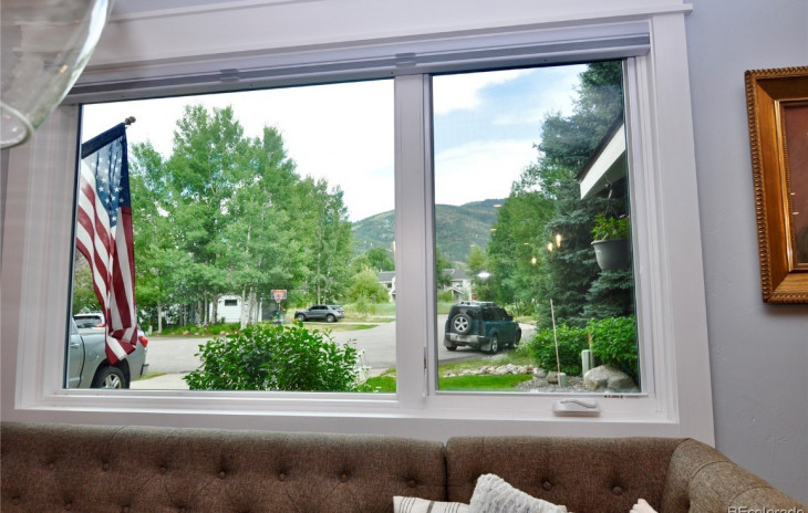 1210 Meadowood Lane Photo
