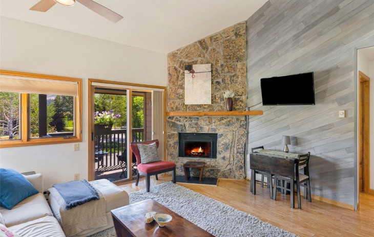 520 Ore House Plaza Photo