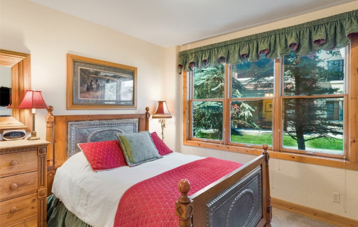 2905 Mountaineer Circle Photo
