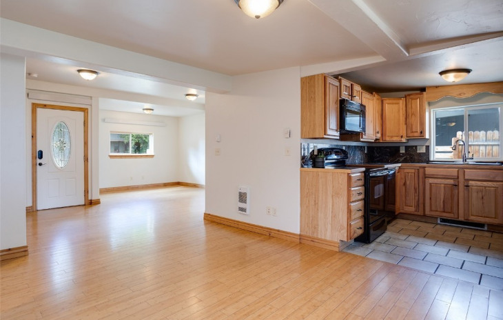 38840 Main Street Photo