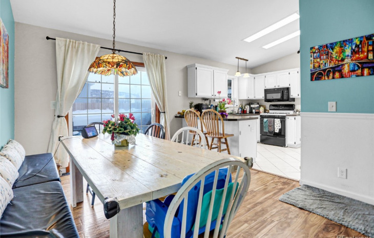 21555 Second Avenue Photo