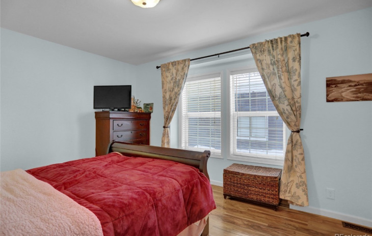 21555 Second Avenue Photo