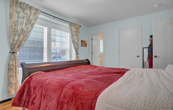 21555 Second Avenue Photo