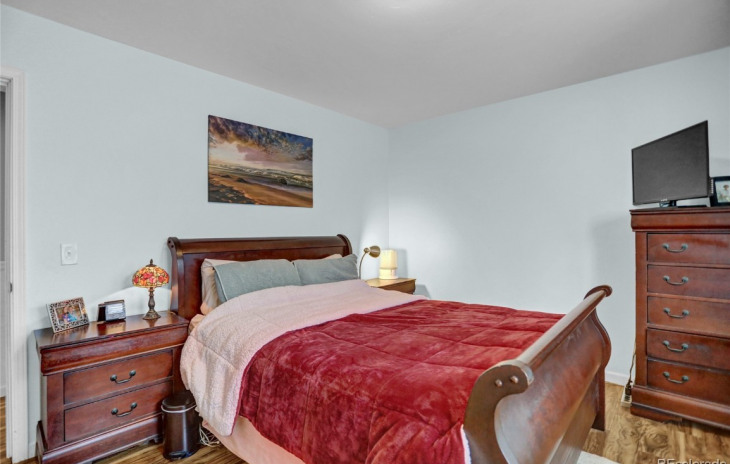 21555 Second Avenue Photo