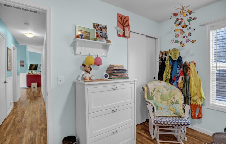 21555 Second Avenue Photo