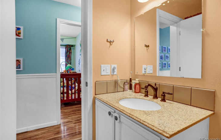 21555 Second Avenue Photo
