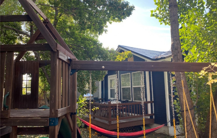 21555 Second Avenue Photo