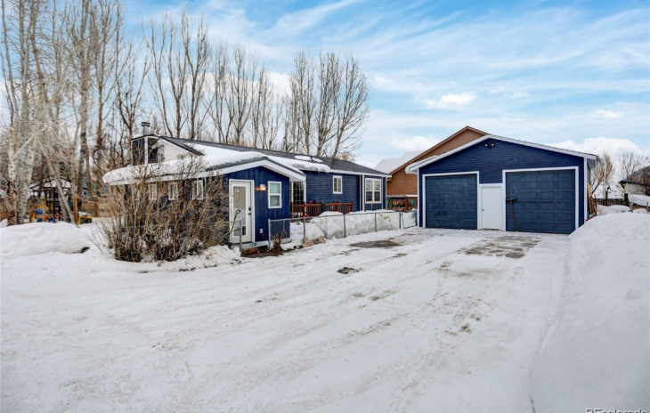 21555 Second Avenue Photo