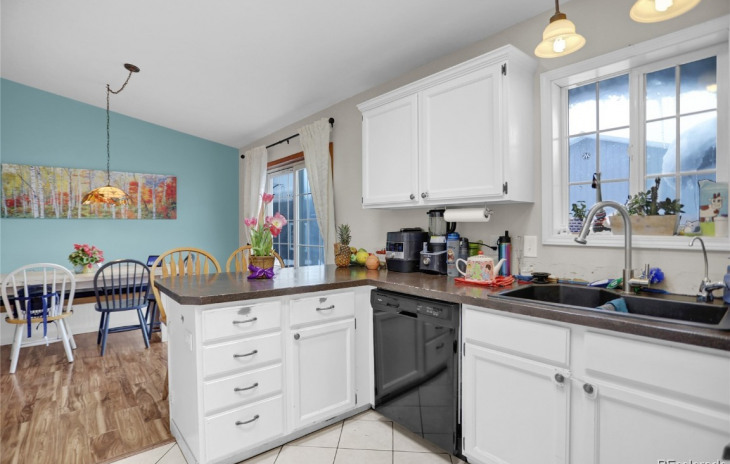 21555 Second Avenue Photo