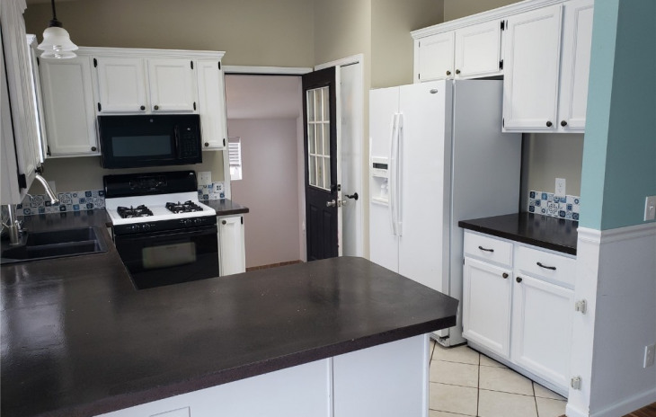 21555 Second Avenue Photo