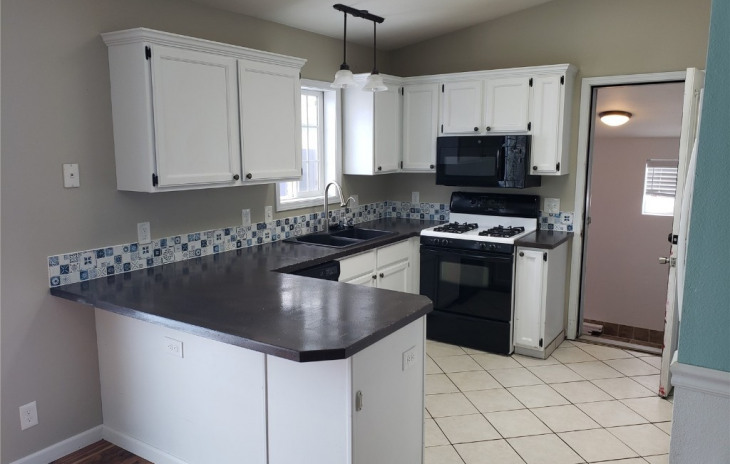 21555 Second Avenue Photo