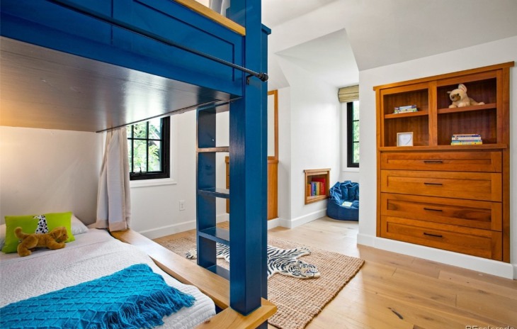 535 Pine Street Photo