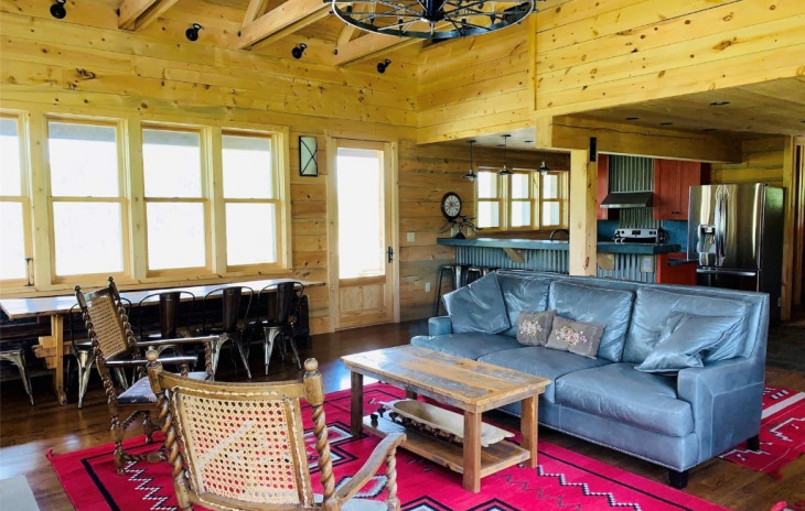 56020 Hannahs Way Photo