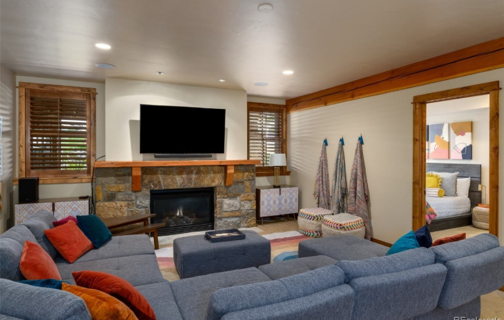 2053 Indian Summer Drive Photo