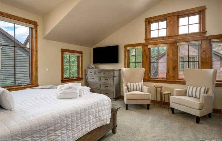 2053 Indian Summer Drive Photo