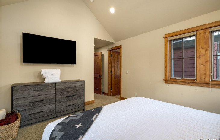 2053 Indian Summer Drive Photo