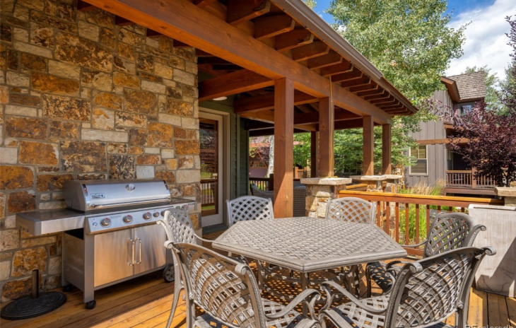 2053 Indian Summer Drive Photo