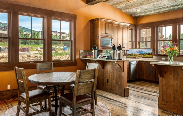 2053 Indian Summer Drive Photo