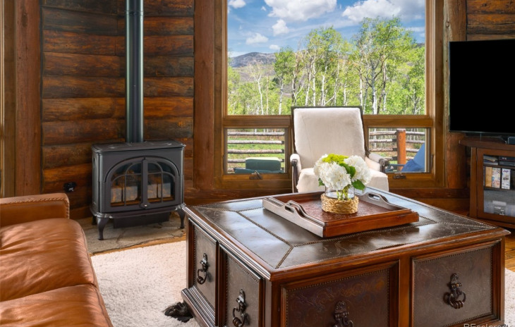 26700 Thorpe Mountain Photo
