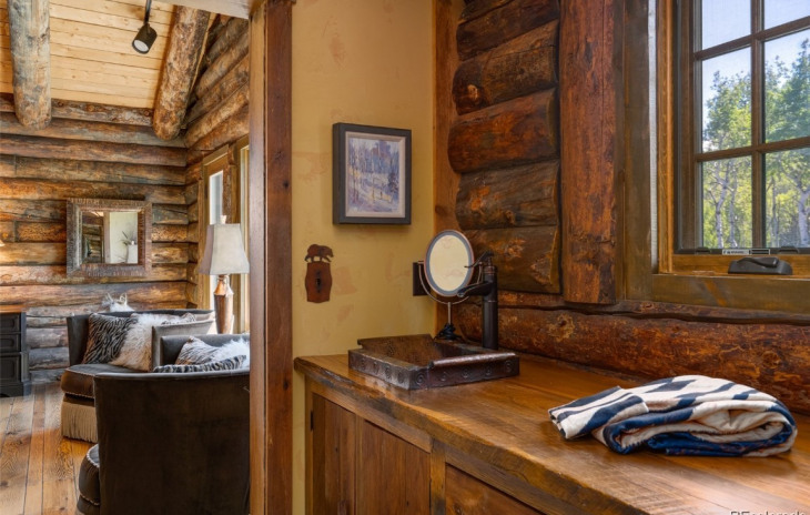 26700 Thorpe Mountain Photo