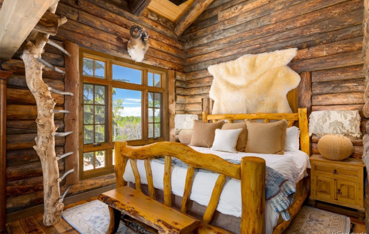 26700 Thorpe Mountain Photo