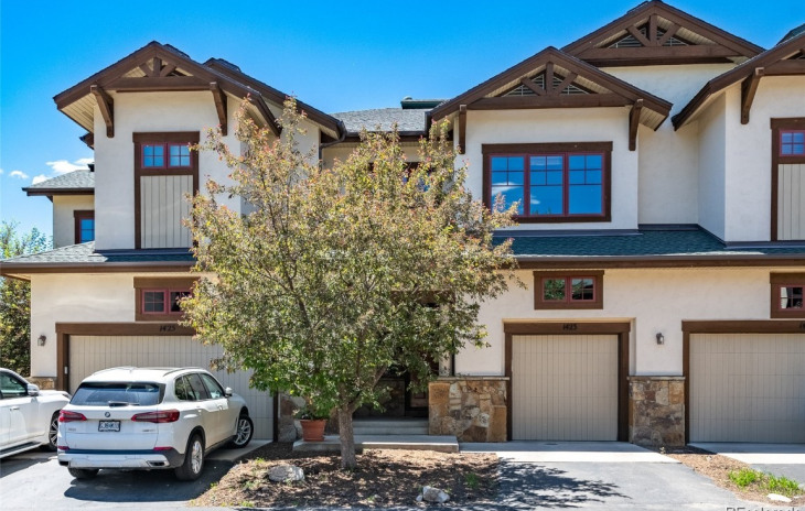 1423 Flattop Circle Photo