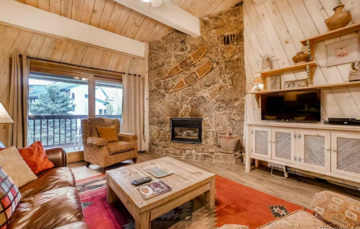 2355 Apres Ski Way Photo