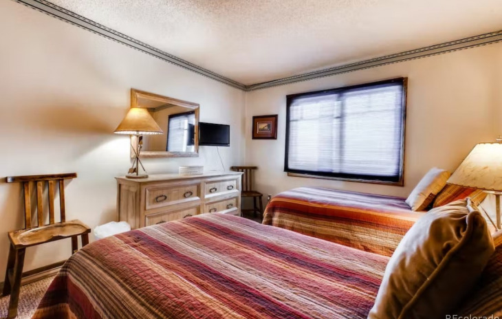 2355 Apres Ski Way Photo