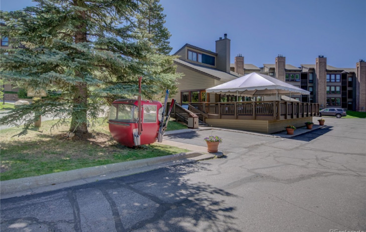 2700 Village Drive Photo