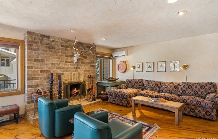 2420 Ski Trail Lane Photo