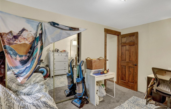 689 E WAshington Avenue Photo