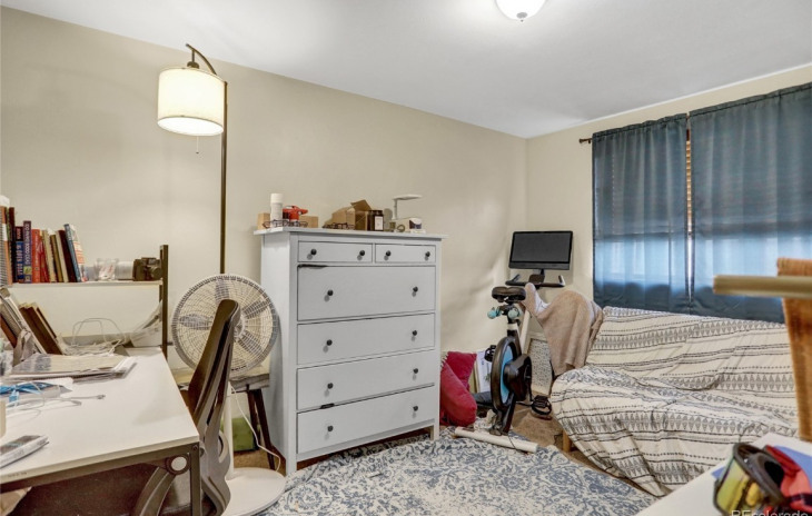 689 E WAshington Avenue Photo
